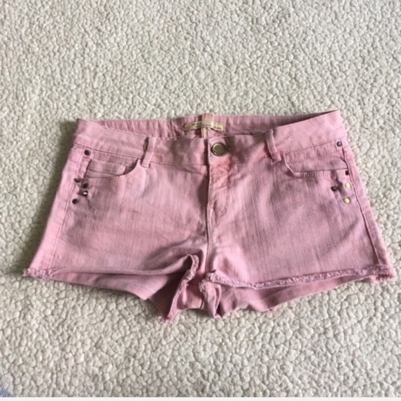 🛍 Bershka pink studded Jean Shorts London 38 Eur - Picture 1 of 3